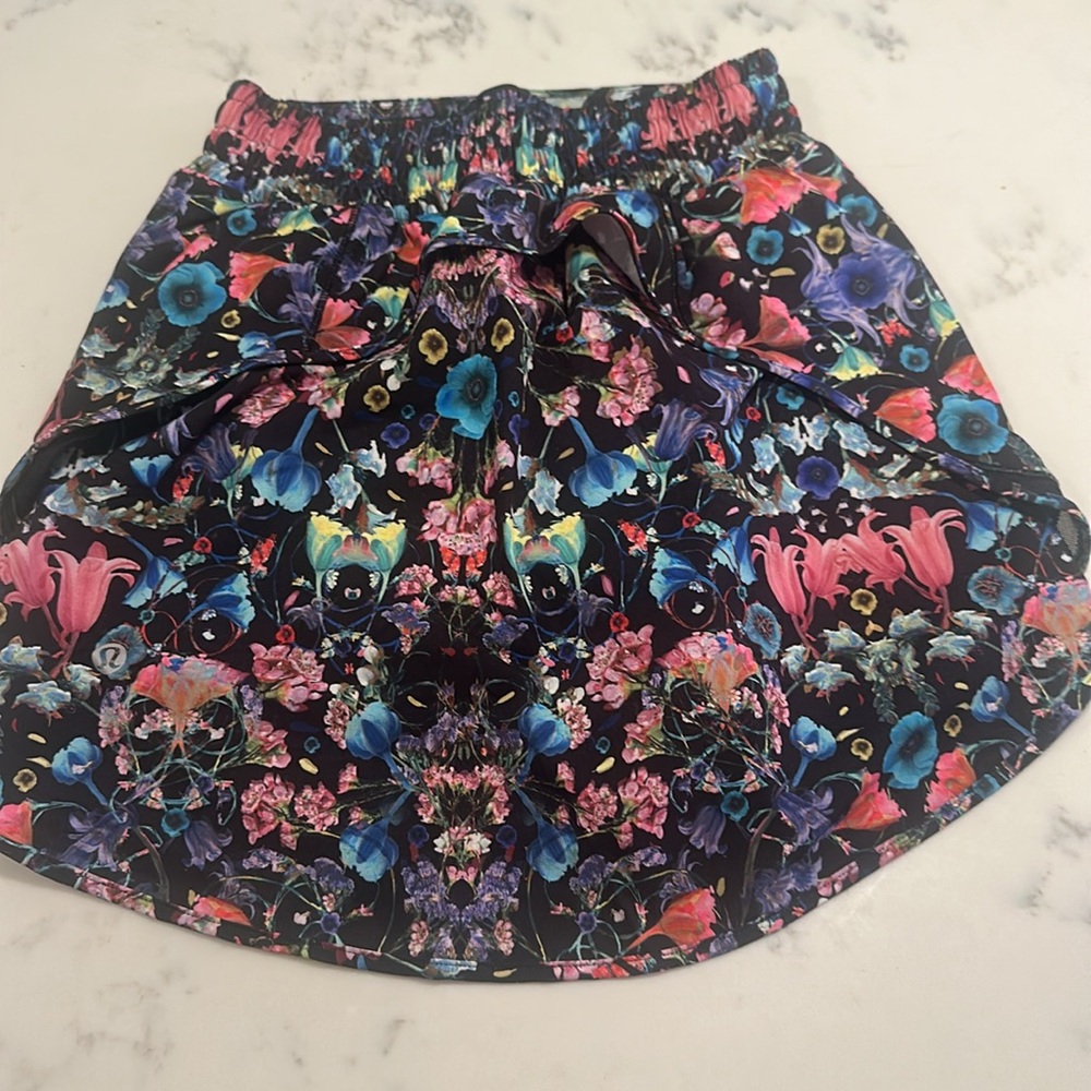 NWOT Lululemon Skirt
